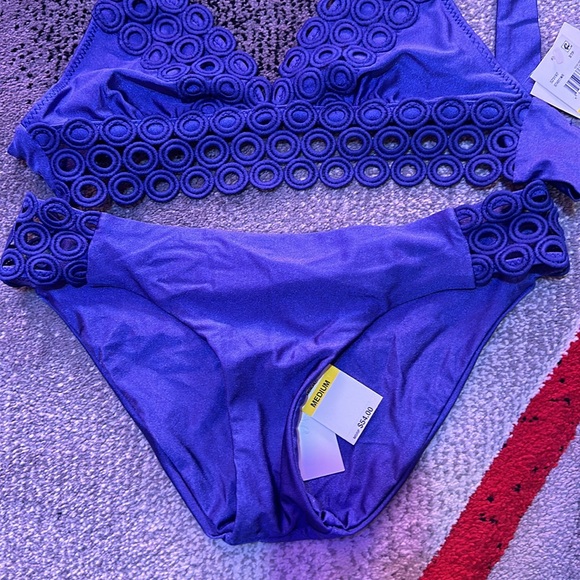 NWT Becca Swimsuit - Picture 3 of 9